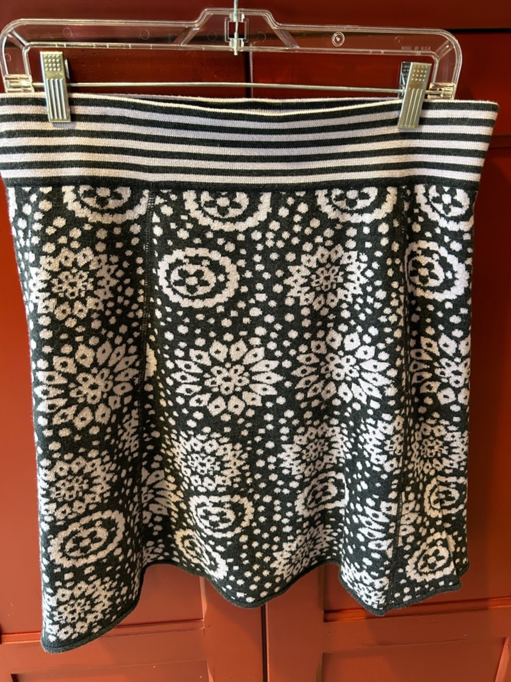 Dakini Black & Purple  Floral-Pattern Knit Skater Skirt - Size Large